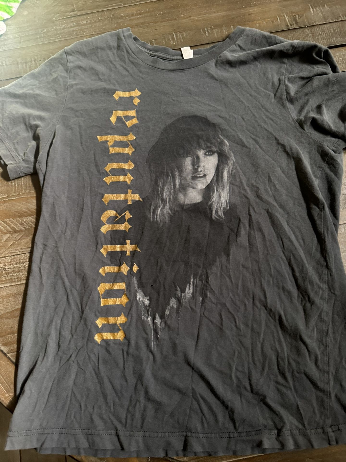 Taylor Swift reputation T-shirt