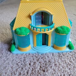 Miniature Doll Houses