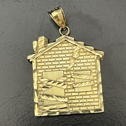 10k Gold Pendant Trap House 