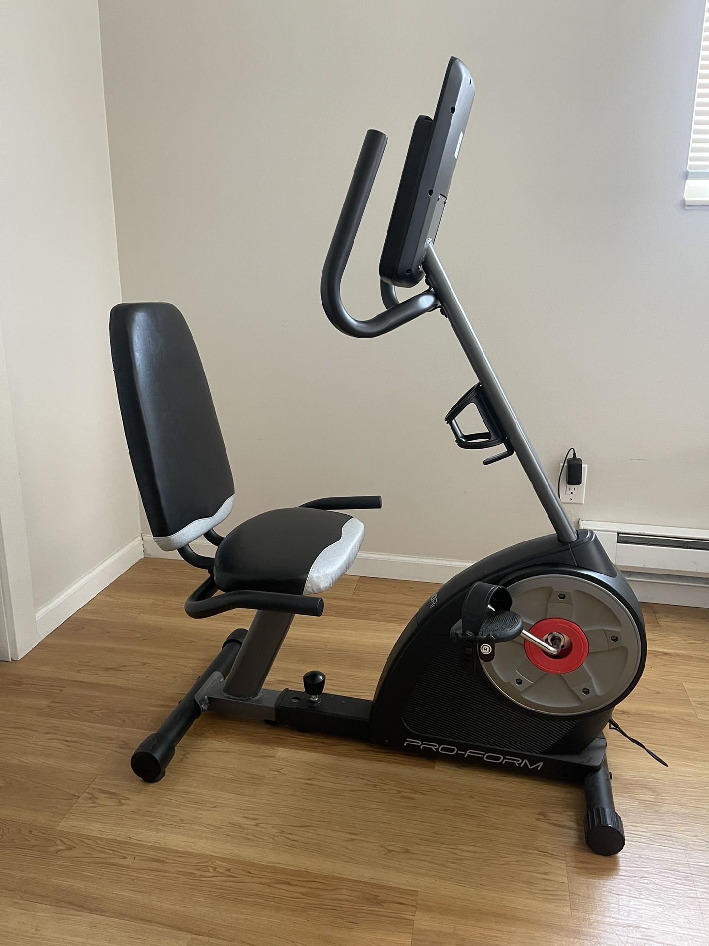 SELLING RECUMBENT BIKE FOR EXERCISE! ASAP!