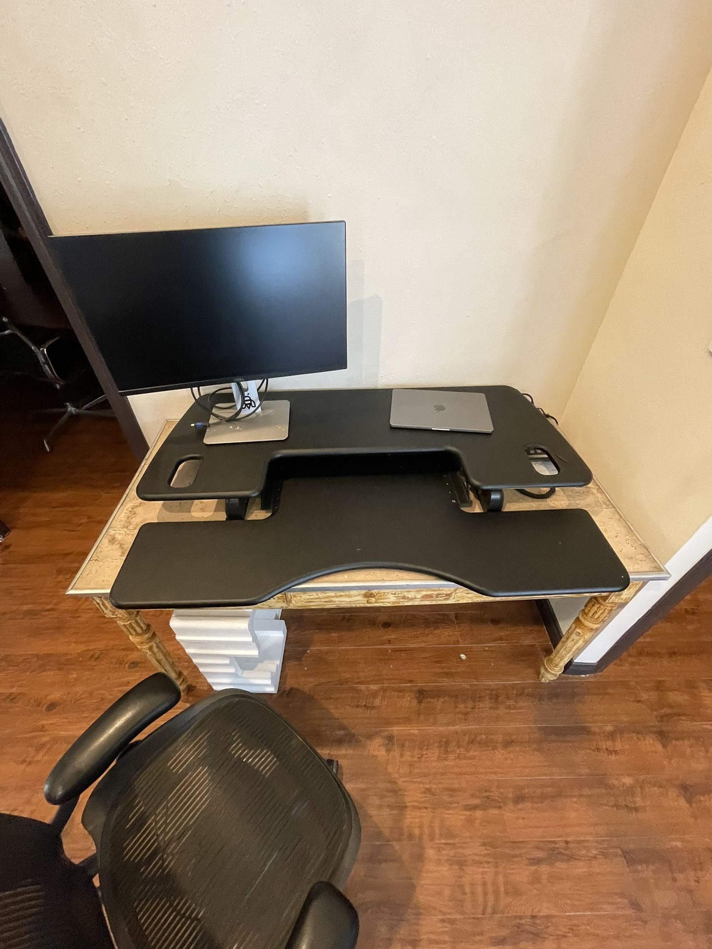 Varidesk Pro Plus 48 Stand Up / Sit Down Desk