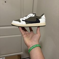Travis Scott Jordan 1 Low