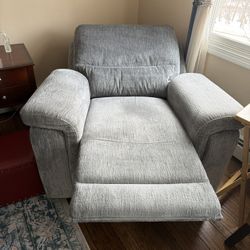 BRAND NEW AUTOMATIC RECLINING CHAIR 