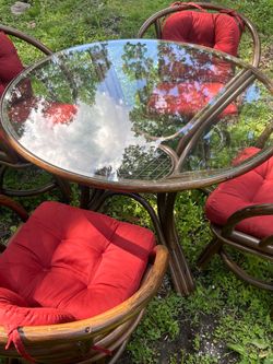 Ratan table