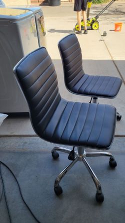 Desk chairs - adjustable height
