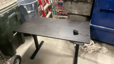 Standing desk