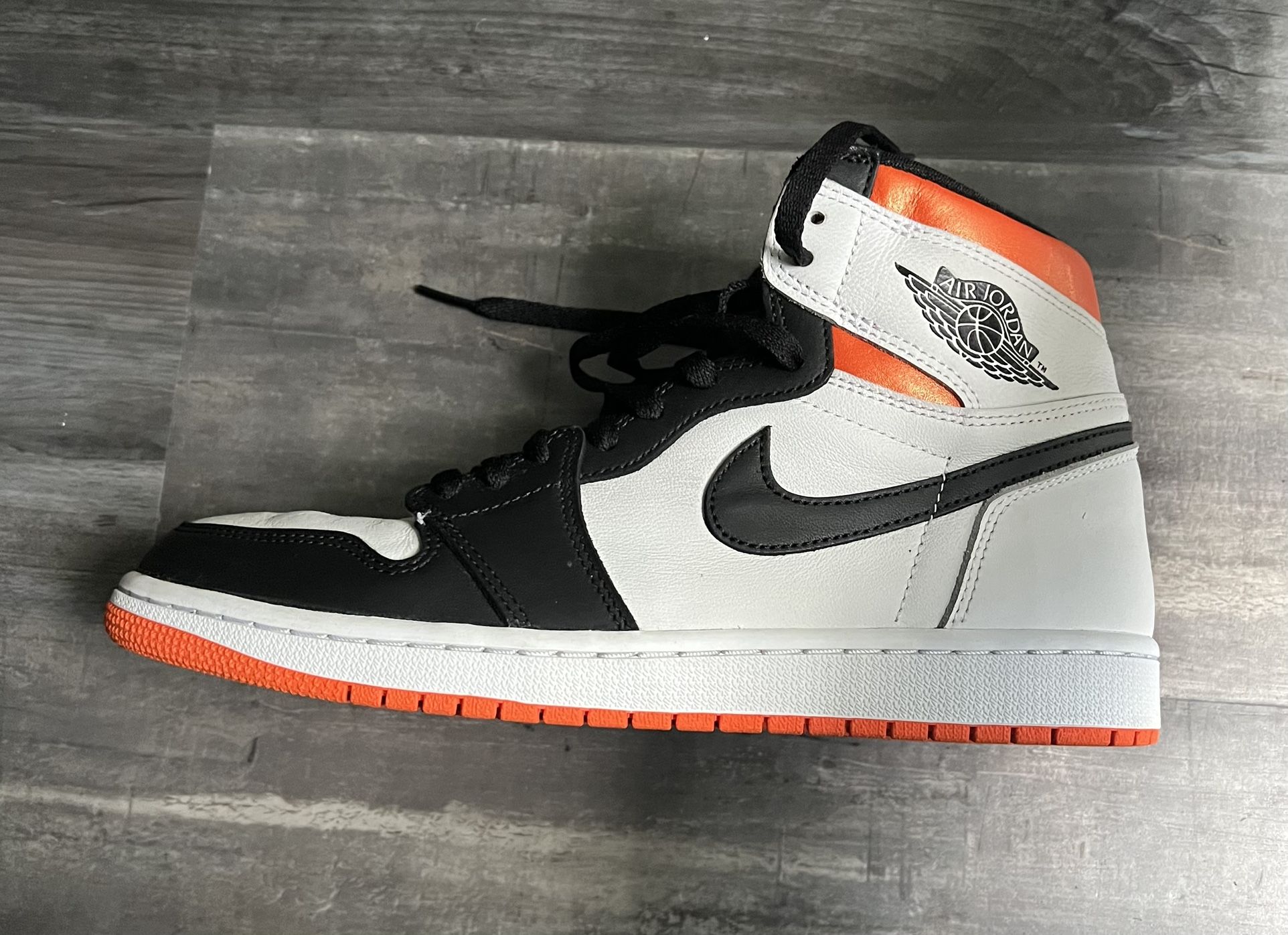 nike Air Jordan Retro 1 Hi White Orange Black