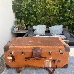 Vintage / Antique English Old Leather Tan Travel Steamer Trunk