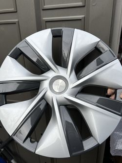 Tesla Hubcaps (like New)