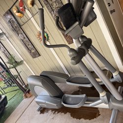 Life Fitness X9i Elliptical / Home gym 