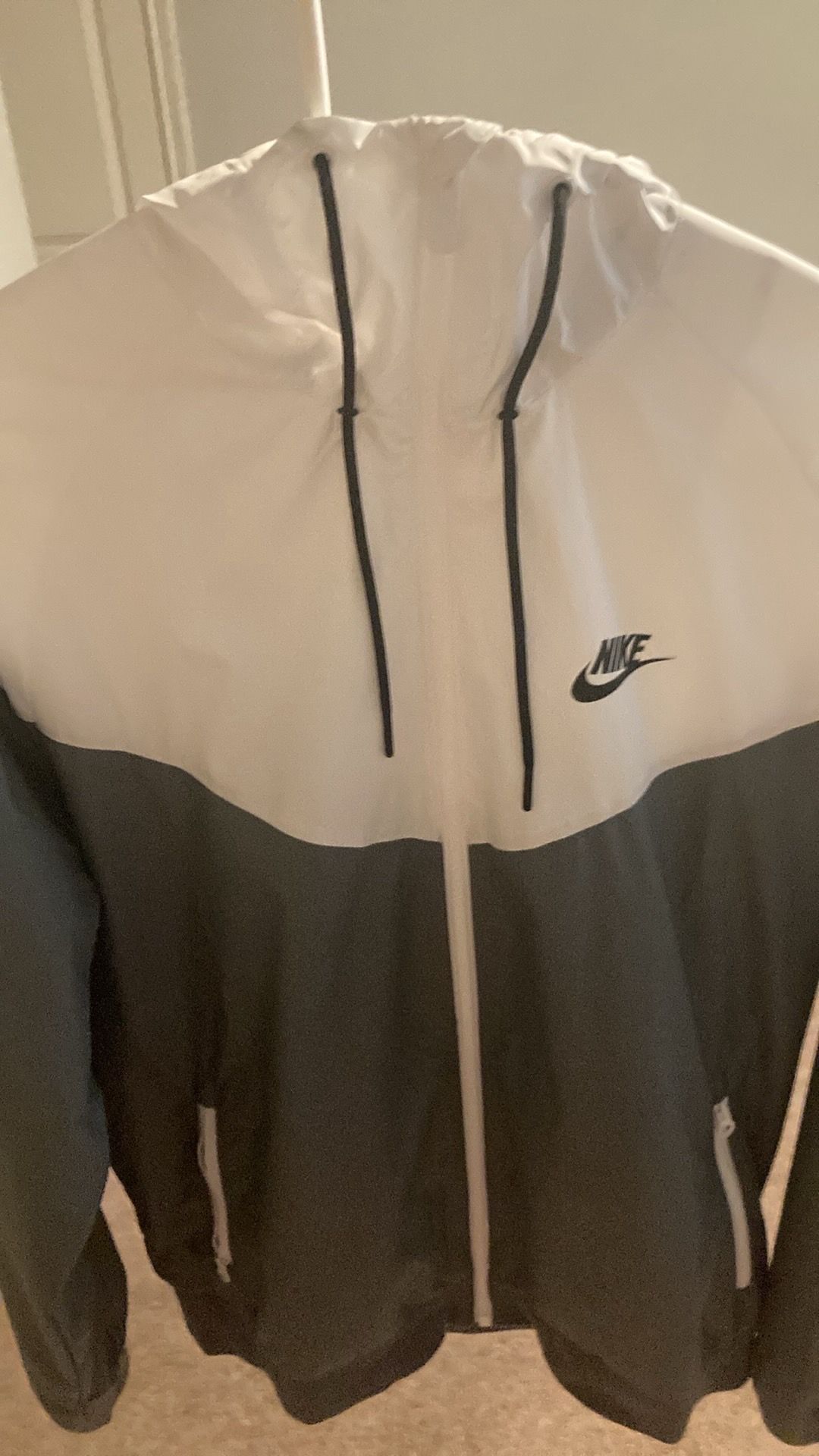 Nike Men’s Windbreaker Jacket