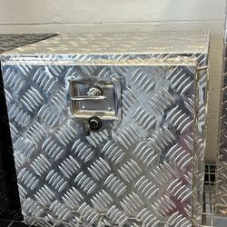 18" Underbed Toolbox 