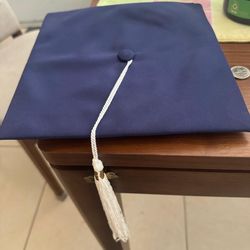 FREE College Graduation clothes GRATIS ropa de Graduación