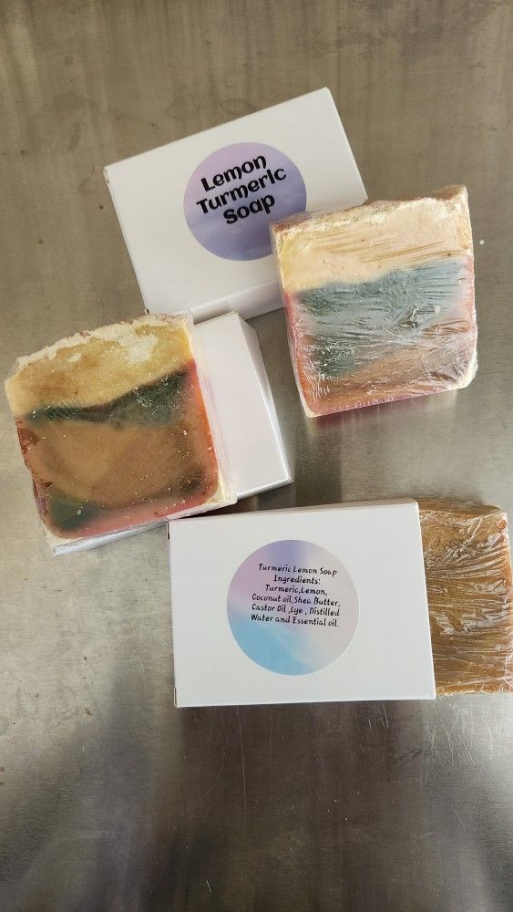 Coconut And Olive Oil Soap / Lemon & Turmeric