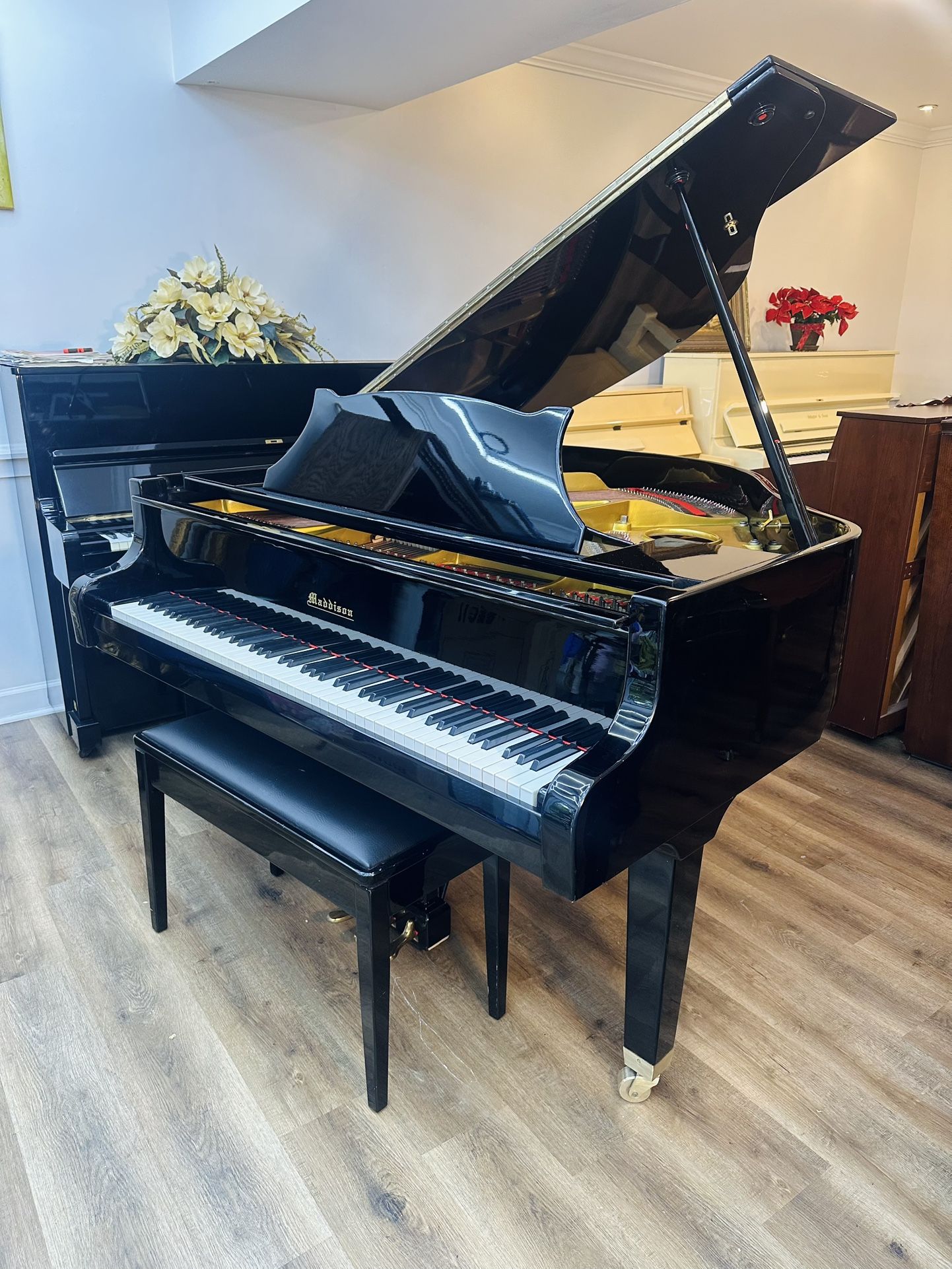Maddison black gloss baby grand Piano- 2000$