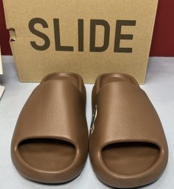 Yeezy Slides Flax 