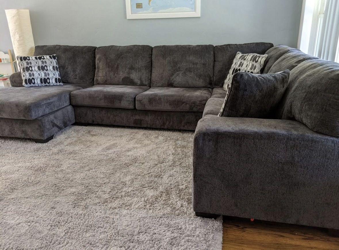 Can Deliver Sectional Couch