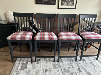 Set four bar height stools