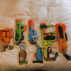 Nerf Zombie Strike + Doomlands Blasters