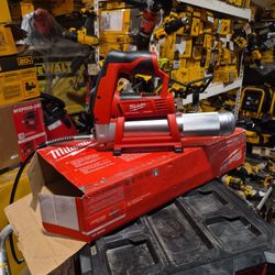
Milwaukee
M12 12V Lithium-Ion Cordless Grease Gun (Tool-Only) STORE PRICE $199