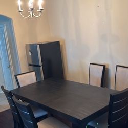 7 Pc Expandable Dining Room Table