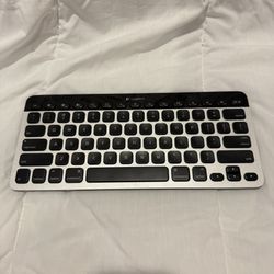 Logitech K811 Wireless Keyboard 