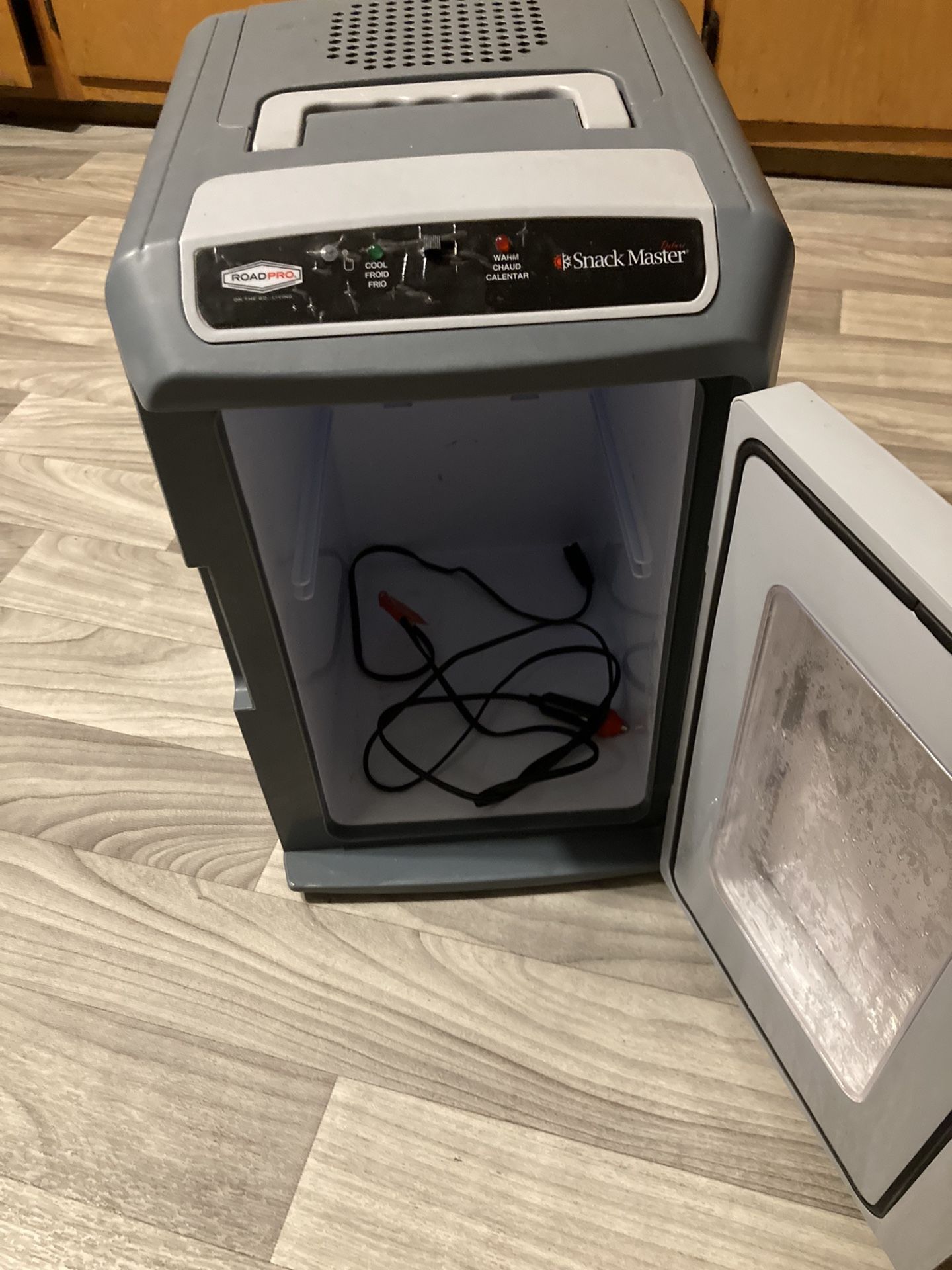 Semi truck refrigerator barely used missing shelf
