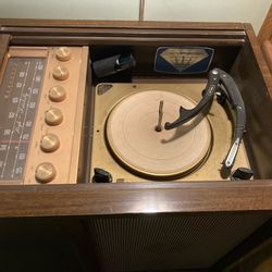 Free standing record player