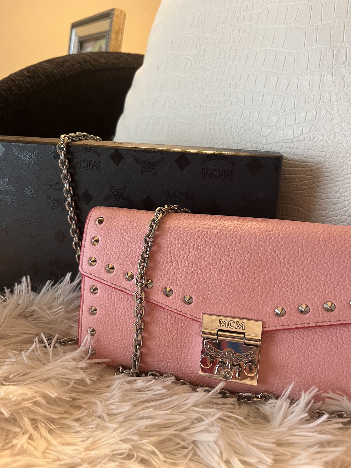 AUTHENTIC MCM Wallet On Chain W/box + Dust Bag