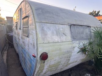 Fee Vintage Travel Trailer Camper Project