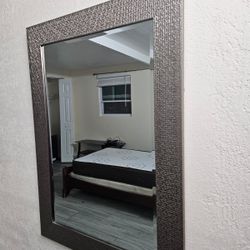 Wall Mirror. Espejo De Pared