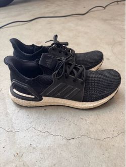 Adidas Ultraboost Black Sneakers Shoes Men's 9.5 (or Women's 11)