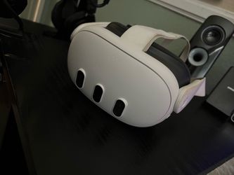 Meta Quest 3 w/ Controllers + Link Cable