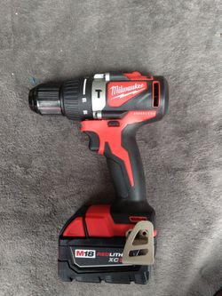 Rotomartillo Milwaukee y pila 5.0 Nuevo