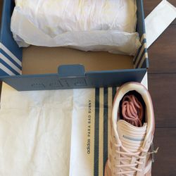 BAD BUNNY GAZELLE INDOOR Shoes Size: M 10.5 / W 11.5 Colour: Wonder Clay / Wonder Quartz / Ash Pink