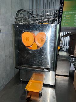 Zumex orange juice machine