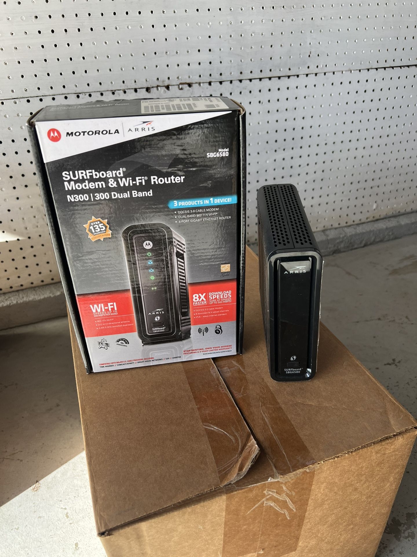 Motorola SurFboard modem & Wi-Fi Router N300/ 300 Dual Band