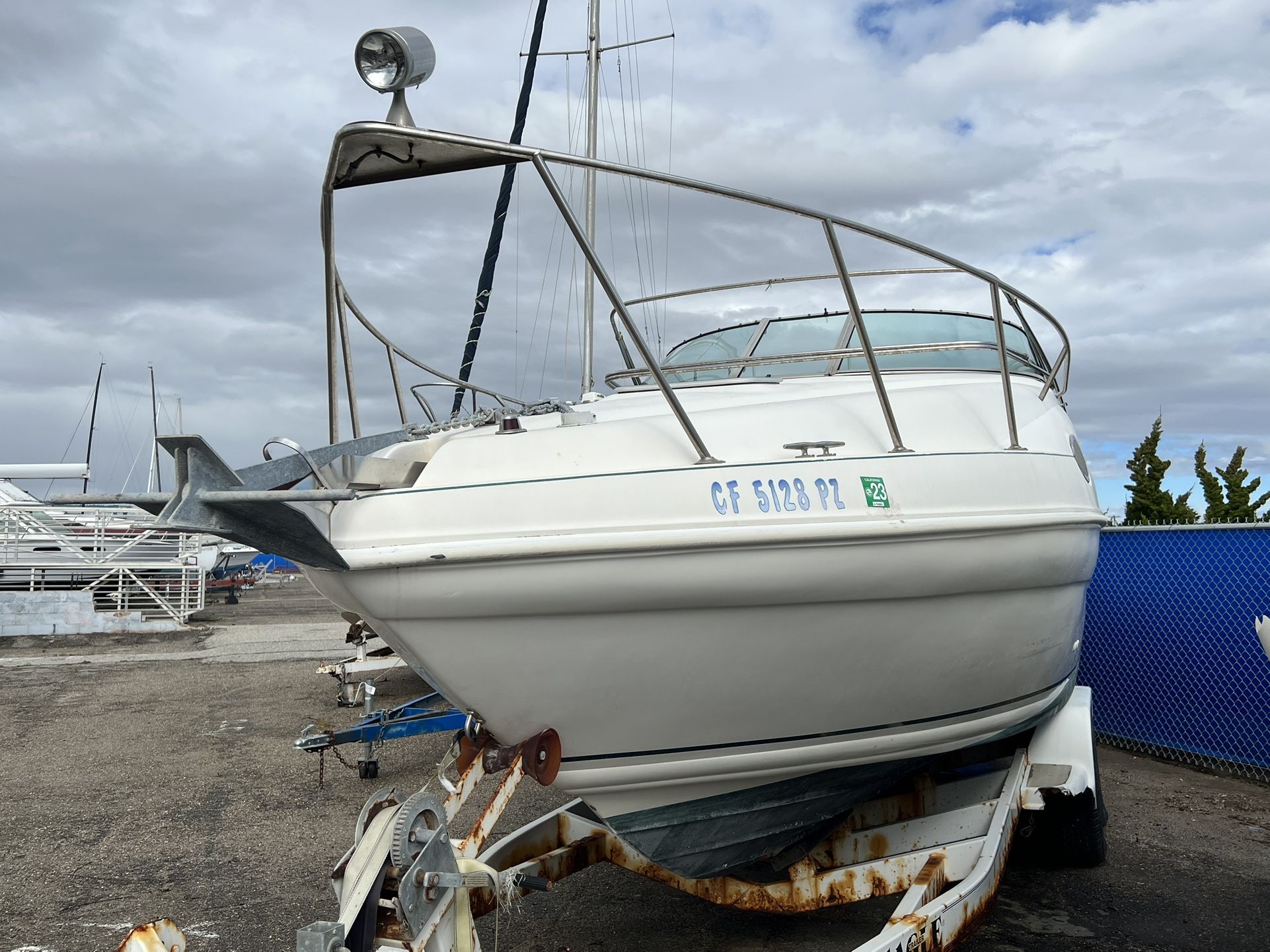 1998 Rinker Fiesta Vee 266