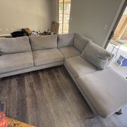Couch (must pick up)