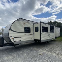 2016 34’ Coachmen Catalina