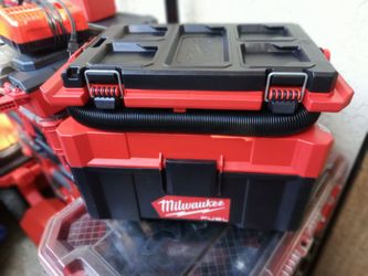 Milwaukee M18 Fuel Vacuum