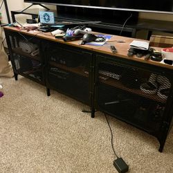 Entertainment center