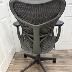 Herman Miller Mirra 2 Mesh  chair . FULLY LOADED  !!