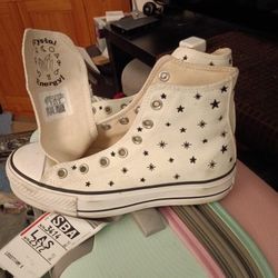 (W) Size 7 Converse (Slightly Used) 