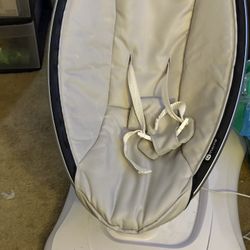 4 Moms Mamaroo