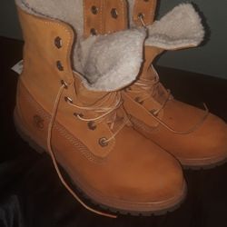 Timberland Tan Boots with Shearling Lining