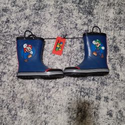 Super Mario Boys Size 2 Rain Boots
