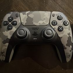 PS5 controllers (Damaged/Repairable)