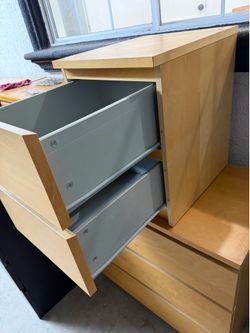 1 ikea nightstand cajonera $30.- firm