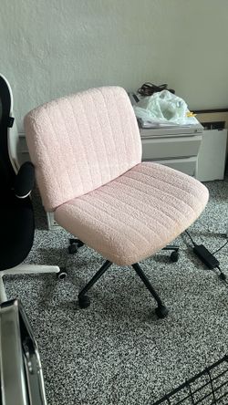 COZY DESK CHAIR!